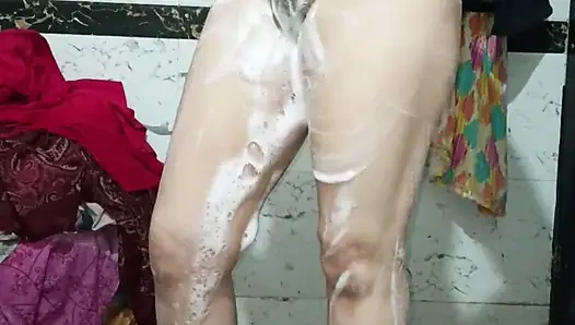 Priya Bhabi Hot Body Show