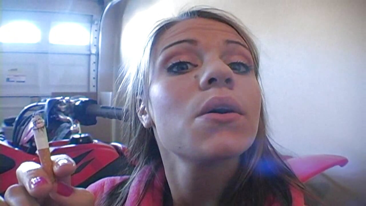 אדיסון רוז מעשן עם אדיסון רוז