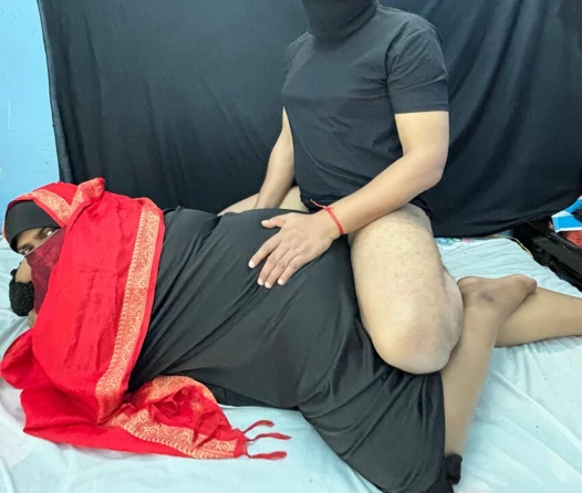 Chor bhabhi ko devar ne chori karte pakda or choda or bhabhi ke bade bade doodh piya