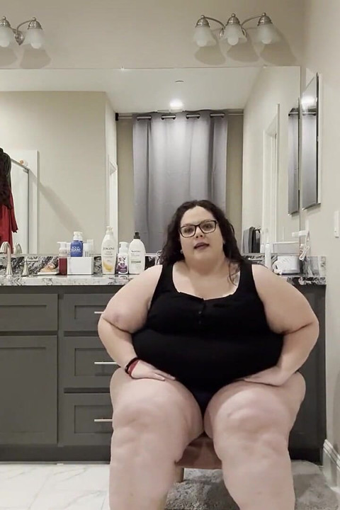 Two Temptations: Plump Paradise Fashion Fiesta (wmv)