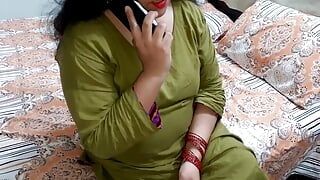 Vợ Ấn Độ hỏi bạn của cô ấy Làm thế nào để thu hút một người chồng cho bạn?
