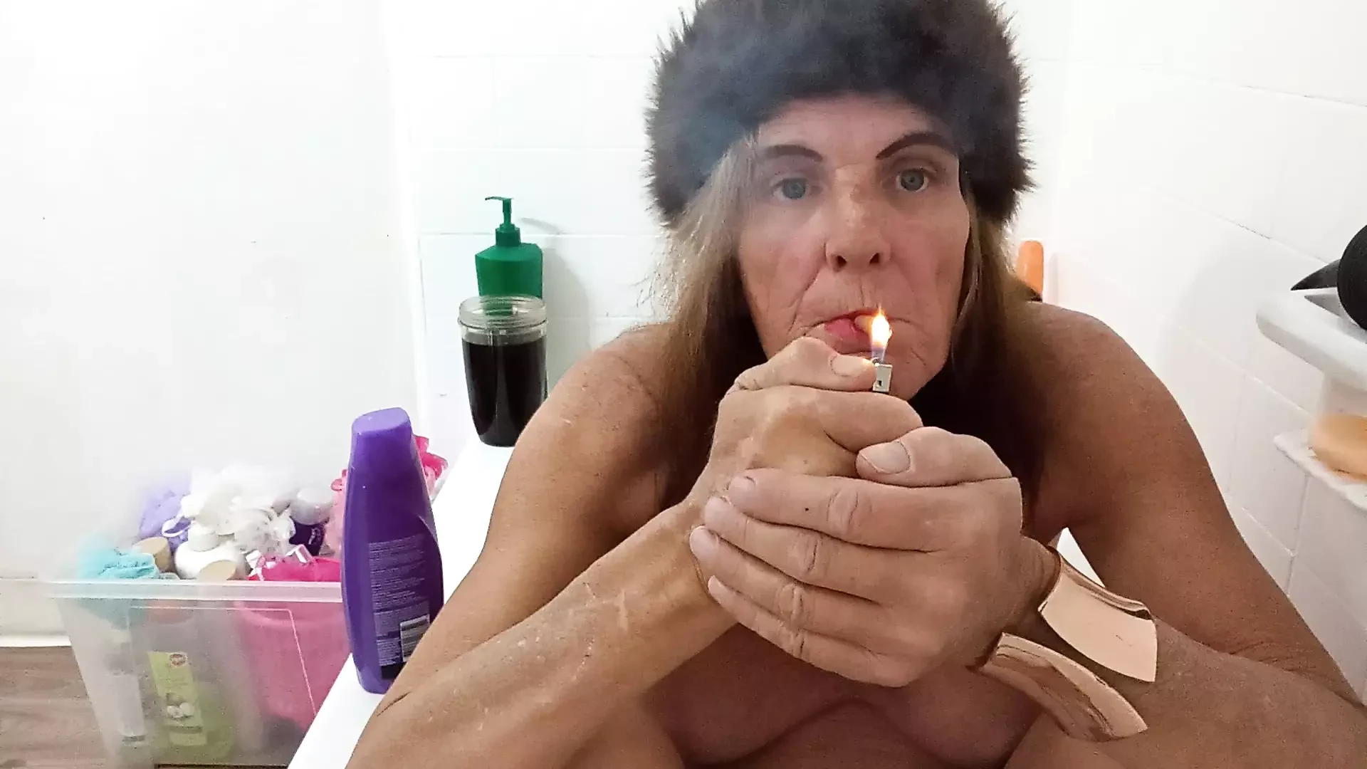 Lizzy Yum SD JUIN 2025 Masturbation dilatation, bain edging amateur, gros seins, sex toy, solo (masturbation dilate 72)