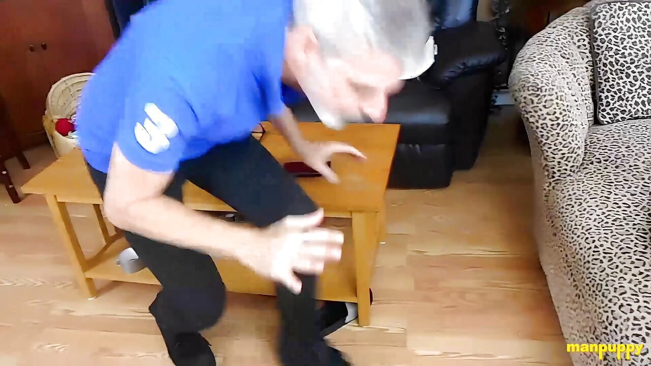 ManPuppy: Flirtty Twink Devin Jones își seduce tutorele sexy Richard Lennox