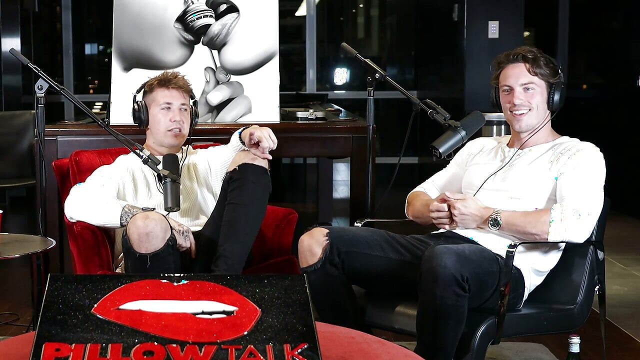 Greg O'gallagher újra itt van, hogy házassági tanácsadást adjon a fiúknak! Pillow Talk S01e21