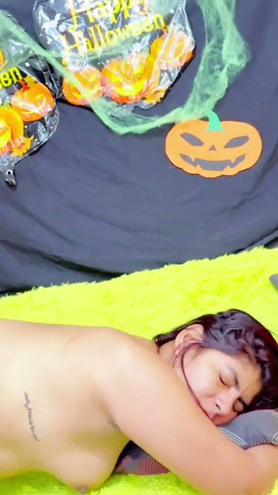 The beautiful stepdaughter celebrates Halloween by fucking her stepfather | Clip 2