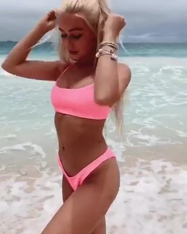 Kelly hot