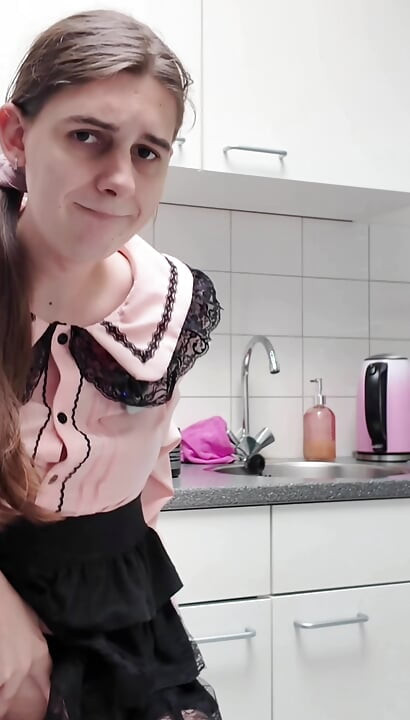 Sissy kız kafese konup sertçe sikiliyor derlemesi jessiesissy adventures