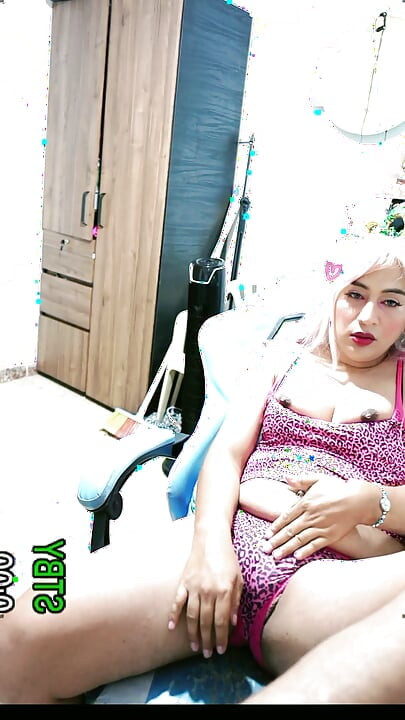 TO GO TO BED WITH NATURAL BREASTS