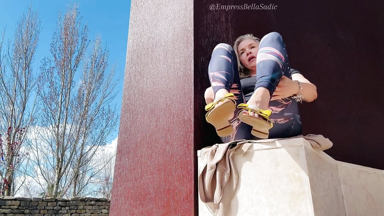 Shoeplay E Dangling Da Empressbellasadica Em Publico