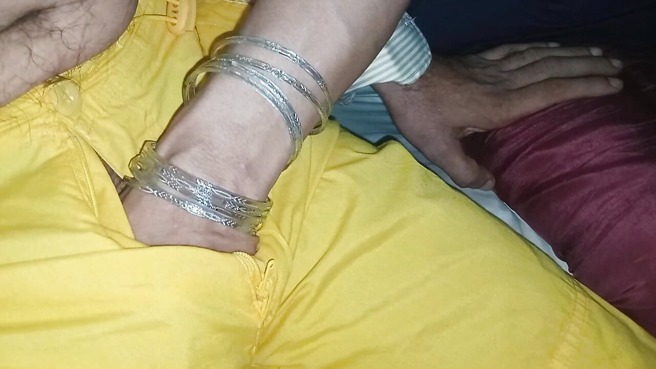 Sodomie avec une Indienne canon et sexy