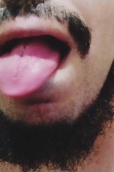 舌をしゃぶりたいですか?