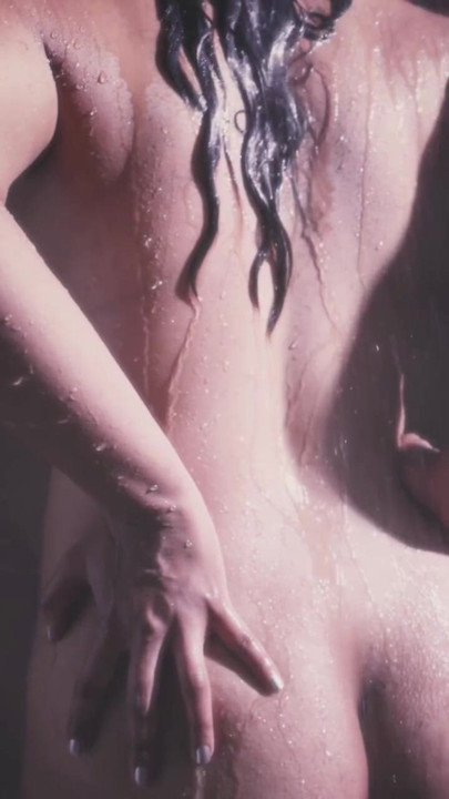 i love gangbang sex bathing  time feeling  fucked gangbang