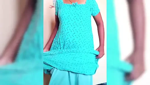 ammu kleid wechseln nachthemd zu sari, große titten, ammus möpse zeigen