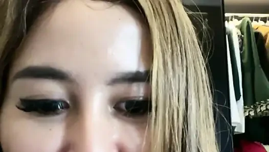 Video sange janda cantik host tiktok suka colmek sampe ngecrot divideoin