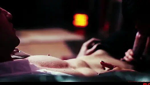 Michelle Moist и Scarlett March наслаждаются грубым сексом с красотками