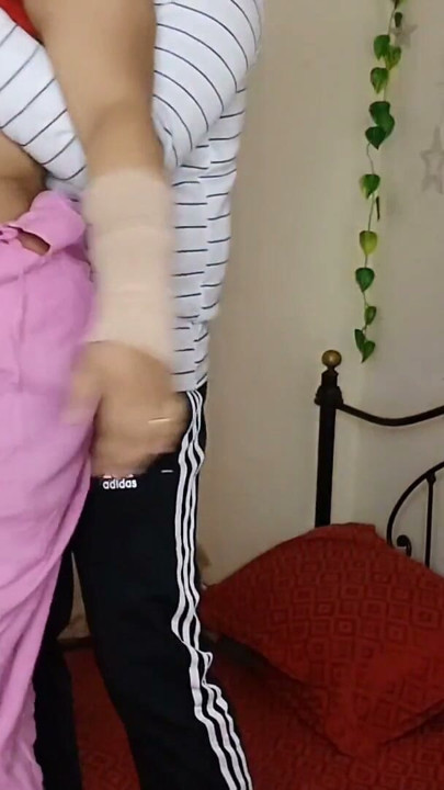 Le voisin répare le radiateur et baise bien la bhabhi (jeu de rôle hindi) | Clip 2