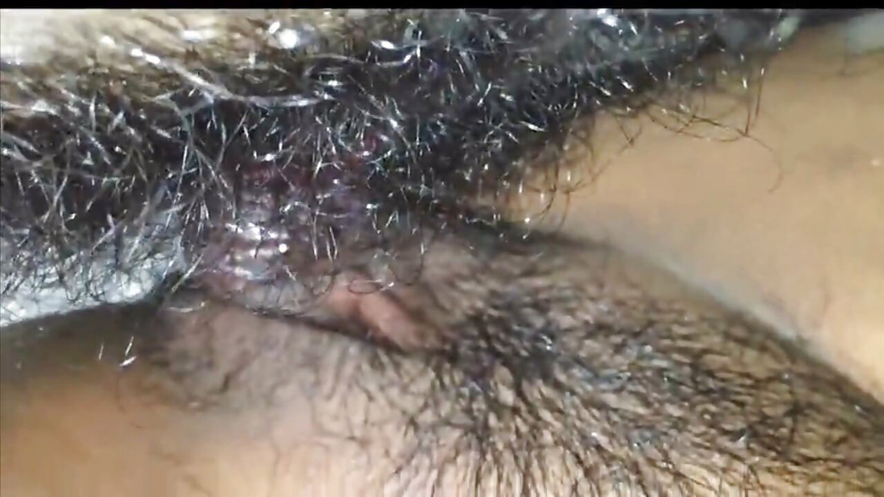 Hairy pussy at malaking titi porn