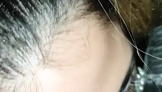 Arabada gezintiye çıktım ve onun yarağını emmek istedim