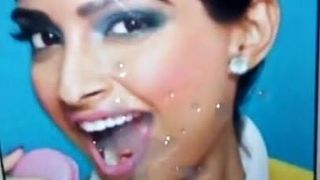 Llené la boca de Sonam Kapoor con mi semen