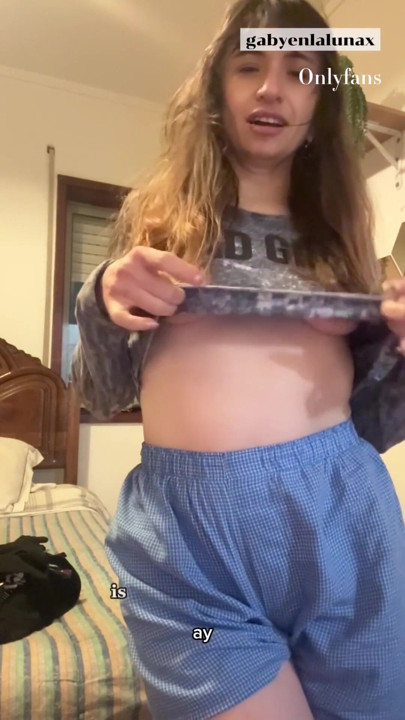 Frække kæreste videoopkald - Drilleri i min kærestes boksershorts (spanske subs) | Klip 1