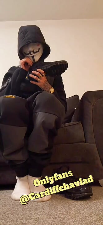Solo big cock mask wank