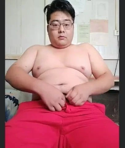 Chubby asian wanker