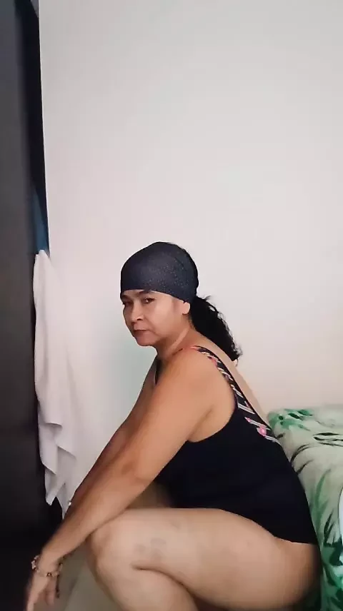Your gym teacher wants to show you how to do the exercises.
