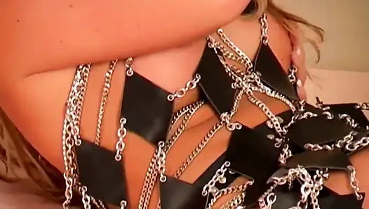 Devils dolls 03 - Francesca Felucci masturbate shell bed