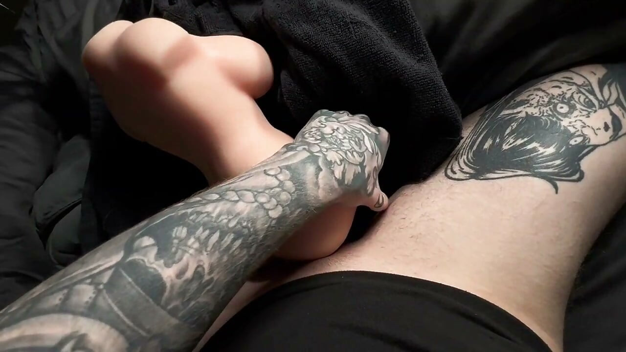 POV: A tentar não gozar dentro da boneca sexual