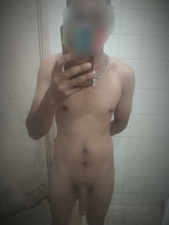 Looking for female in bahrain