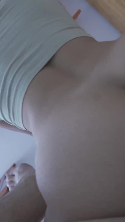 Volim jebati svoju pokćerku u guzicu kad mi žena ide na posao | Isječak 2