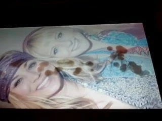 Kaley Cuoco - Melissa Rauch tribute 04
