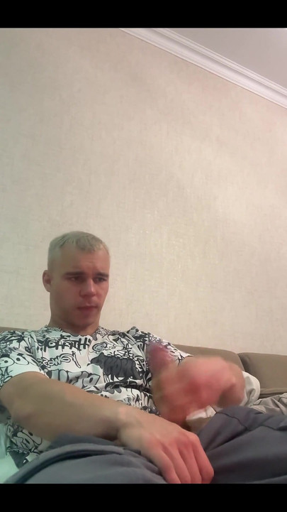 Jerking off and Cum in Sweatpants