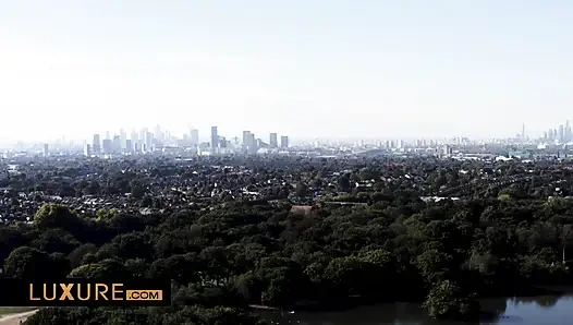 Wanita bisnis dengan berbagai kebutuhan