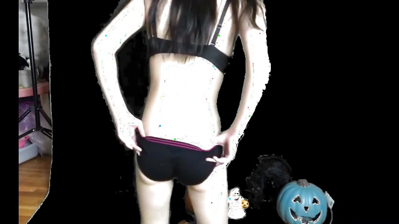 Mainan labu Halloween yang dibincangkan oleh Alexandria Wu