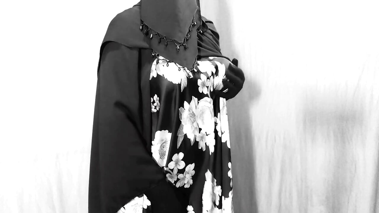 Muslim Hijabi Beautiful Housewife Fucking with Neighbor - With Clear Bangla Audio