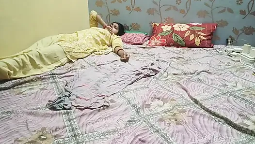 Kızgın baldız ve azgın kayınbiraderi - gizli yatak odası karşılaşması"