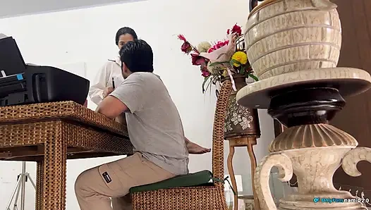 Sekretaris menggodaku dan aku setuju untuk ngentot pantat aduhai itu!