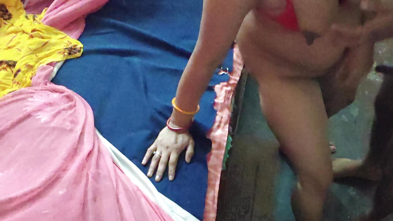 Sexy peituda meia-irmã em direito fodendo com seu namorado sexo vídeos