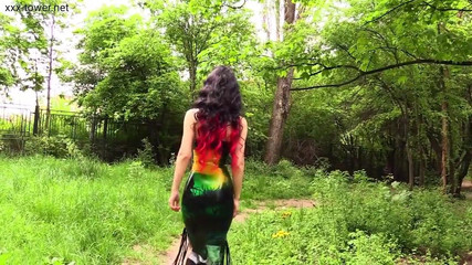 Marilyn Yusuf partea 40 - rochie incredibilă din latex pictată