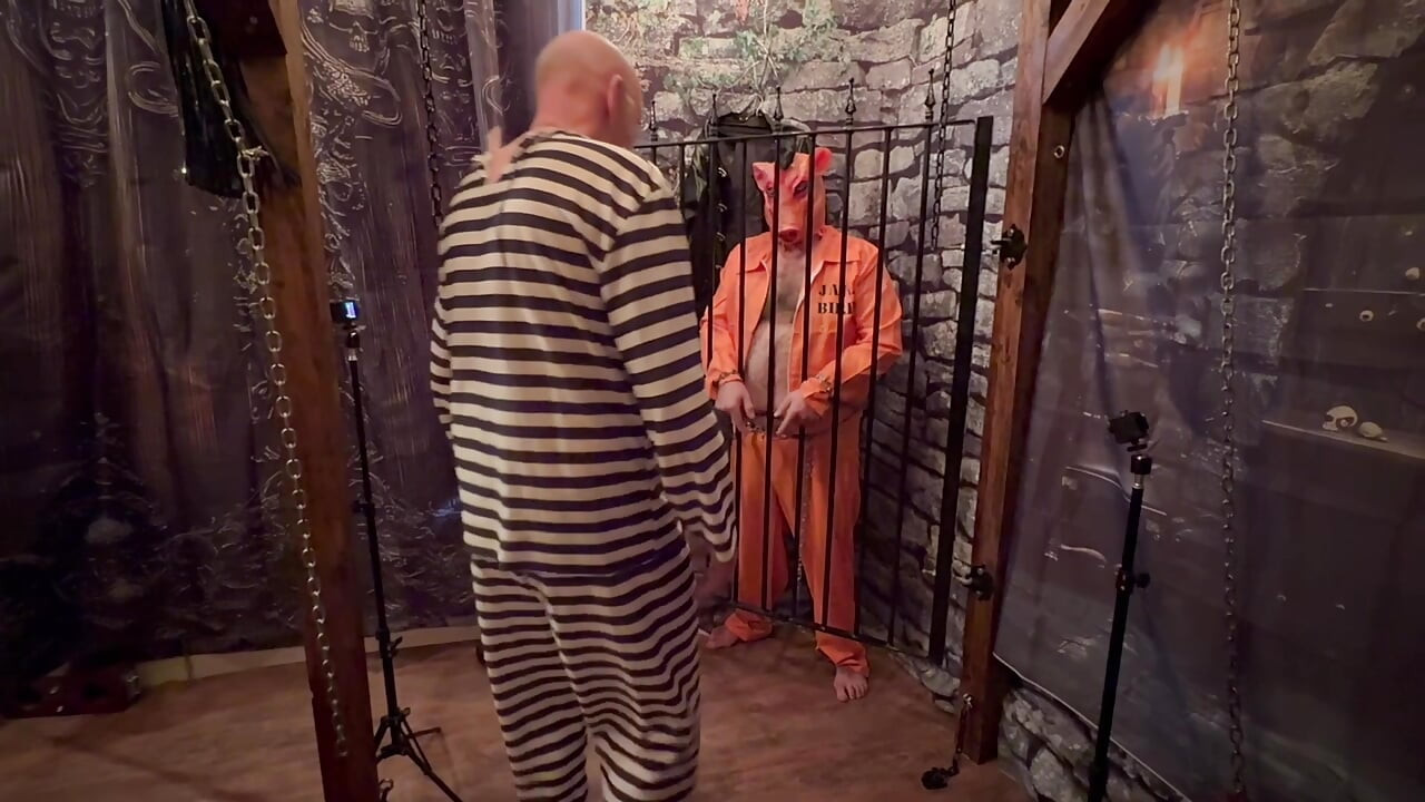 Mr Swine Cock and a male inmate Hoover