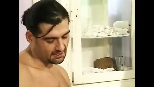 Hamile büyük göbekli sürtükler yumruk ve yarak alıyor!