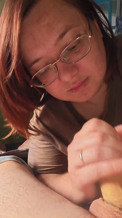 Close up 4K Amateur Girlfriend Blowjob Curvy Brunette with Glasses Sucks and Strokes Cock