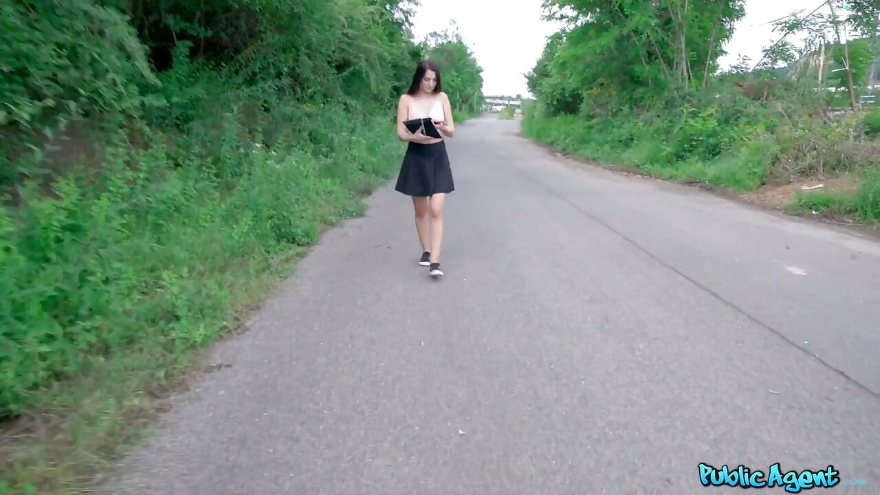 Агент - All Natural Katy Rose долбили в парке и принимают большую порцию спермы