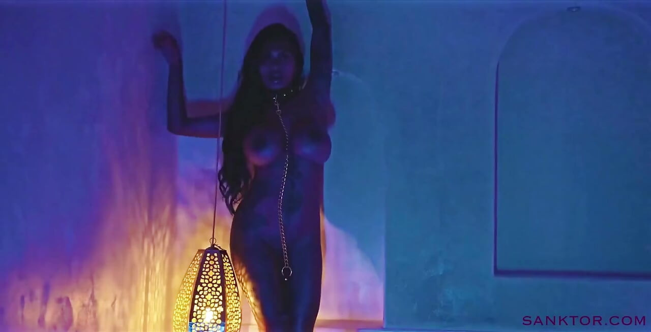 Sanktor - Uległa Wytatuowana Azjatycka MILF Niewolnica Stripdance