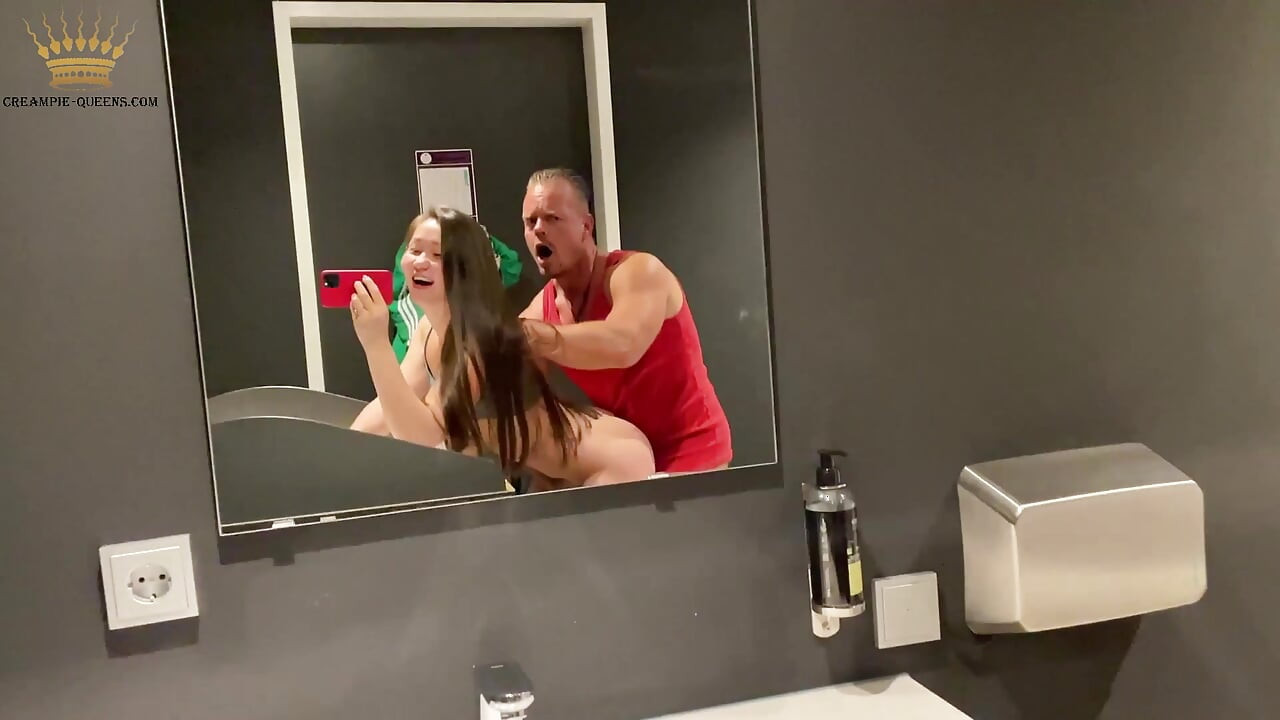 Luna Truelove Screams, Give It to Me Baby, I’m a Creampie Queen!