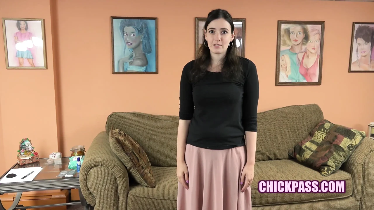 Naughty MILF Chloe Faye blows Logan at the interview