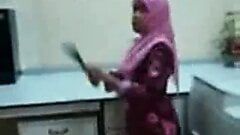jilbab bugil di kantor