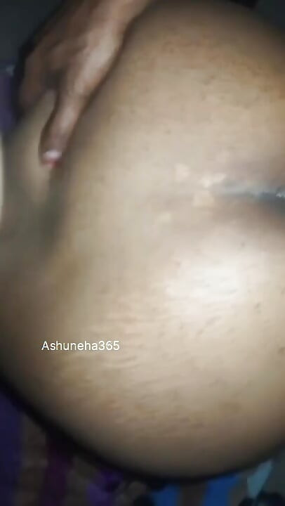 デシのホットな村の妻、夜のムードオフ、ホットドギースタイルで寝室でセックスを楽しみ、長時間撮影したホットファッキング