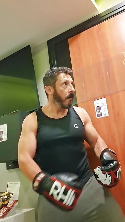 Gouine Wrestler - POV Muscle Worship Training Session